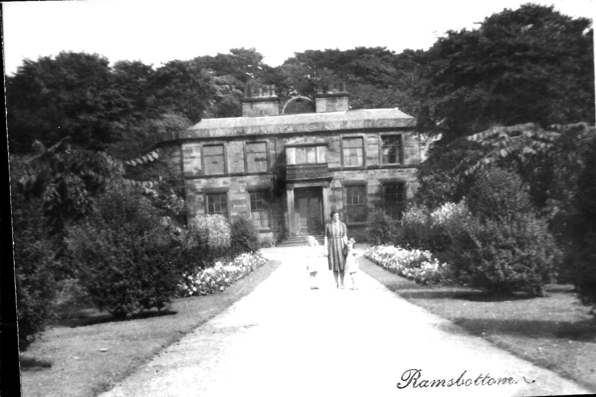 Nuttall Hall, Nuttall Farm
17 - Buildings and the Urban Environment - 04 - Pre-20th century Large Houses and Mansions
Keywords: Bury-Archive