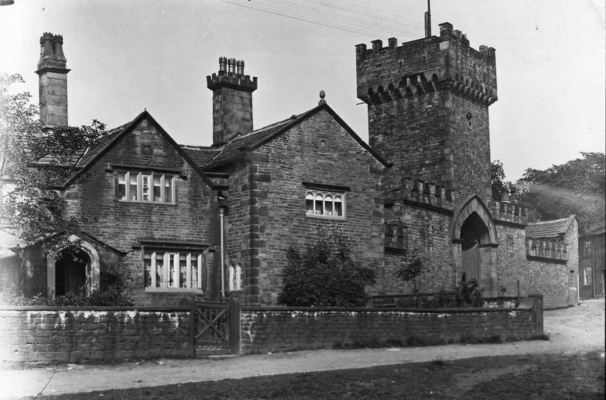 Nuttall Hall Farm 
17 - Buildings and the Urban Environment - 04 - Pre-20th century Large Houses and Mansions
Keywords: Bury-Archive