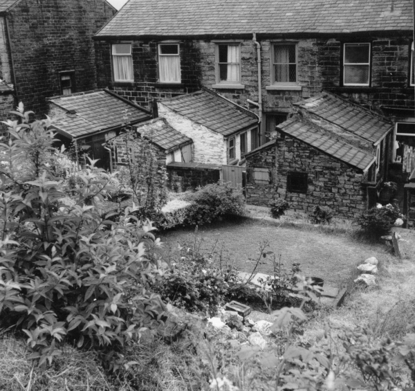 Albert Street behind.  Land taken back by Corporation. 
17 - Buildings and the Urban Environment - 05 - Street Scenes
Keywords: Bury-Archive