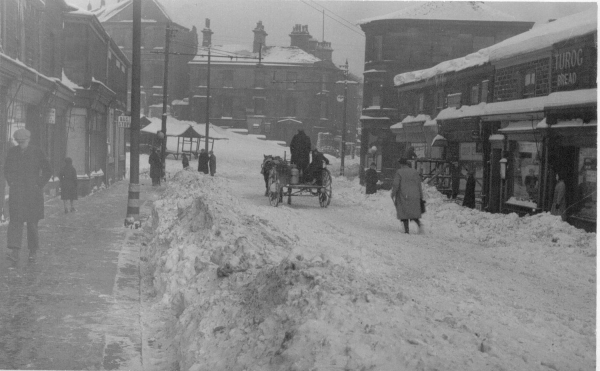 Bolton Street Rams, Winter 1939/1940 Worst snow ever
17 - Buildings and the Urban Environment - 05 - Street Scenes
Keywords: Bury-Archive