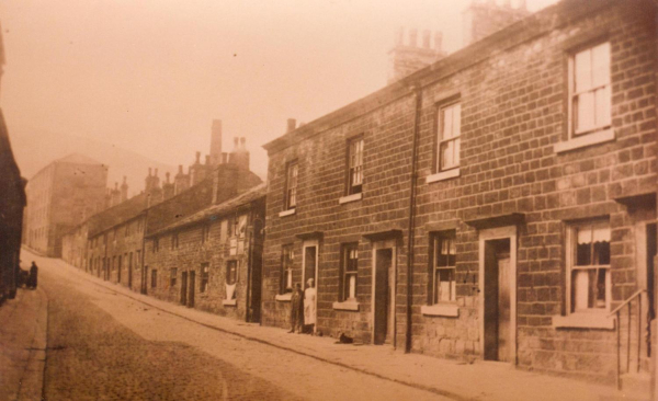 1930s. 3 pics of Carr Street.  Victorian cottages & mill
17 - Buildings and the Urban Environment - 05 - Street Scenes
Keywords: Bury-Archive