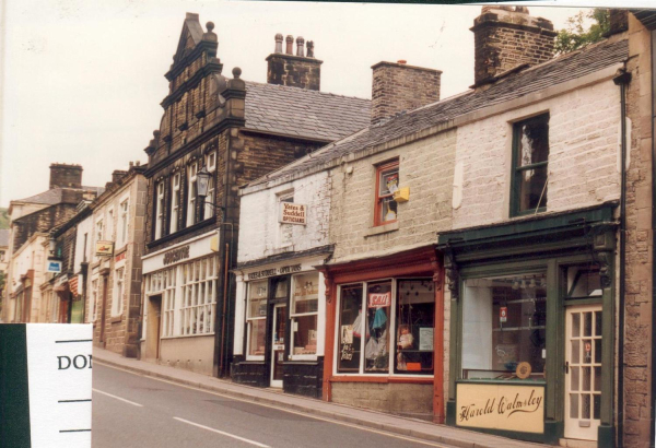 Bridge Street Rams 3 views 1980' s; 3 views 1990' S
17 - Buildings and the Urban Environment - 05 - Street Scenes
Keywords: Bury-Archive