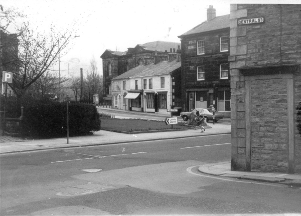 Market Place Ramsbottom 2 views 1980 's & 1994
17-Buildings and the Urban Environment-05-Street Scenes-017-Market Place
Keywords: 0