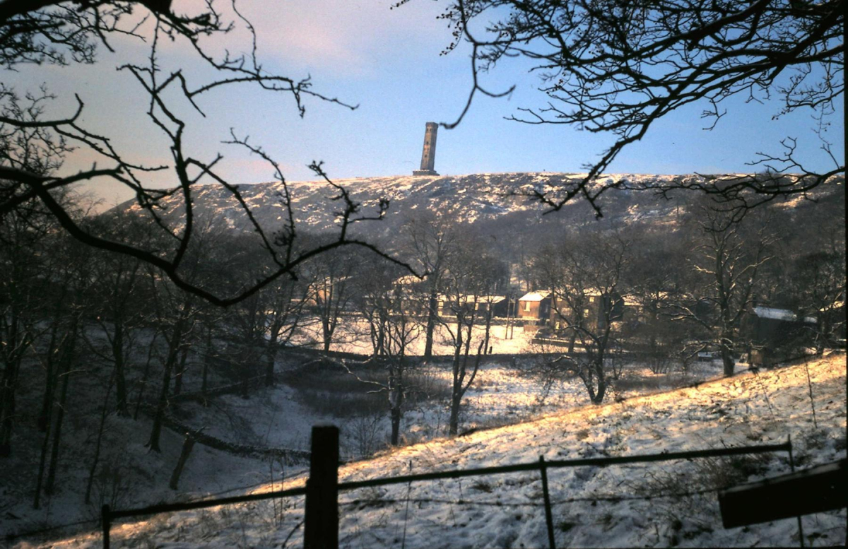 Holcombe village with Peel Tower
17-Buildings and the Urban Environment-05-Street Scenes-014-Holcombe Village
Keywords: 1989