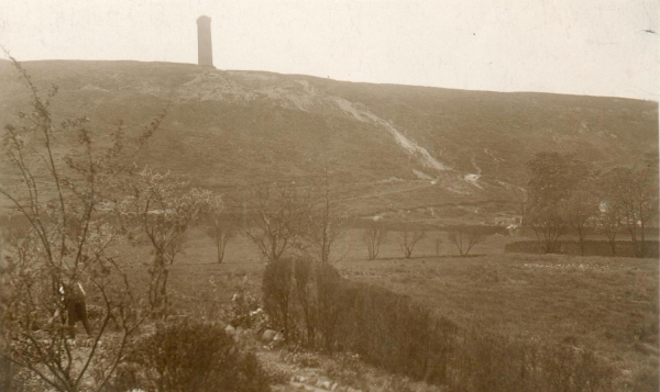 Print of Holcombe Village 1980s pub. by f8 Photographers of Rams. 
18 - Agriculture and the Natural Environment - 03 - Topography
Keywords: Bury-Archive