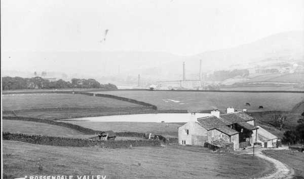 Yiew of Rossendale Valley(p.c) c. 1910. Looking to New Hall Hey Farm to right Langwood.House to left Brynbella now Cribden House School. Rawtenstall - Edenfield bypass cuts through centre fields
18 - Agriculture and the Natural Environment - 03 - Topography
Keywords: Bury-Archive