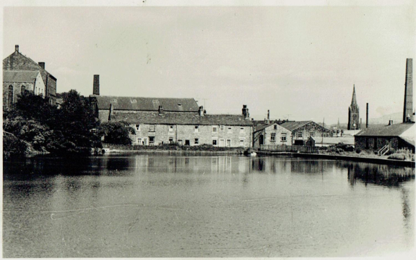 John Grey’s Lodge looking north towards Scotland Place (‘Scotch Row’); beyond is Old Ground Mill, square chimney to right of Baptist Chapel and Cooperative Stores; far right is the square chimney of Irwell Foundry (iron), on Irwell St, now the site of Mor
17-Buildings and the Urban Environment-05-Street Scenes-015-Kay Brow

