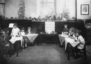 October 1936 St Pauls scheel Infants class in classroom
06-Religion-02-Church Activities-001-Church of England  - St. Paul, Bridge Street, Ramsbottom
Keywords: 1945