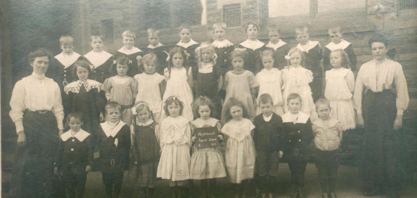 Hazlehurst Infants School Class F  Alternate Reference-1012 Notes-   RHSBA-1012-1 RHS/21/5/1/1 4 photographs Date:24/03/1905
05 - Education - 01 - Primary Schools
Keywords: Bury-Archive