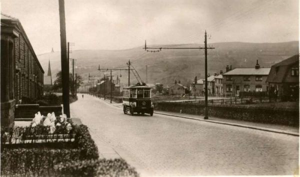 Fleet No: 2- Registration No: TB 8570 - Chassis: Railless Electric Traction - Chassis No: 0 - Body:Milnes Voss - Seating: B28R - Introduced:  B28R - Withdrawn: 1913 - Location: Bolton Road North, Edenfield - Comments: ? Other Info: (RHS Archive Ref: 1552)
16-Transport-02-Trams and Buses-000-General
Keywords: 0