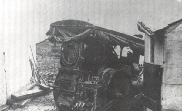 Steam roller running down the Rake
16-Transport-04-General-000-General
Keywords: 0