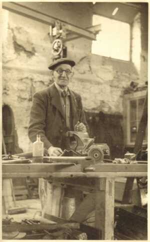 Fitter, possibly at Rosebank Print Works Print Works, Maintenance  Workshop on of 'The Black Set', c 1960 s 
people
Keywords: 1985