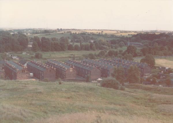 Summerseat Brick houses  - July 1979
17-Buildings and the Urban Environment-05-Street Scenes-028-Summerseat area
Keywords: 1979