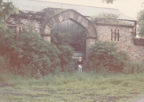 Nuttall building taken in July 1979 
17-Buildings and the Urban Environment-05-Street Scenes-019-Nuttall area
Keywords: 1979