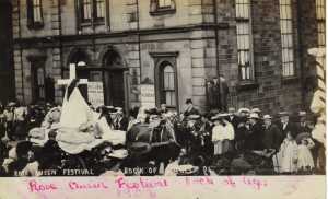 Rose Queen Festival 1906, Horse drawn cart Rock of Ages float,passing Baptist Church, Botlon St 
06-Religion-03-Churches Together-002-Rose Queens
Keywords: 1945