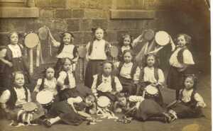 children in fancy dress, dancing troop 1900 - 1910 
to be catalogued
Keywords: 1945