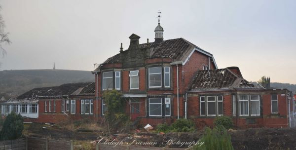 Rambottom Cottage Hospital being demolished and rebuilt as Jubilee Gardens
17-Buildings and the Urban Environment-05-Street Scenes-019-Nuttall area
Keywords: 2014