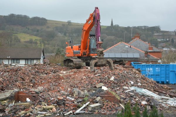 Rambottom Cottage Hospital being demolished and rebuilt as Jubilee Gardens
17-Buildings and the Urban Environment-05-Street Scenes-019-Nuttall area
Keywords: 2014