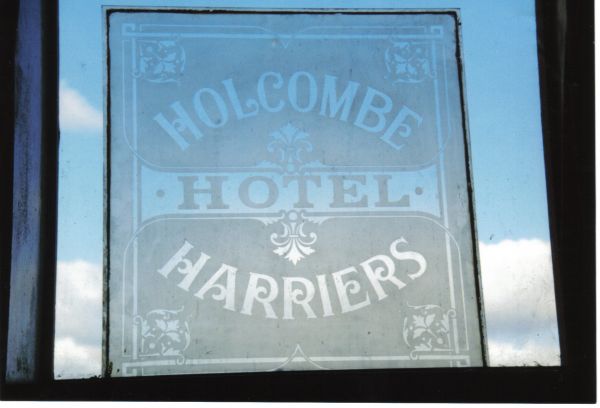 PUB-058-Holcombe_Hotel2C_Harriers_KB-A00-012.jpg