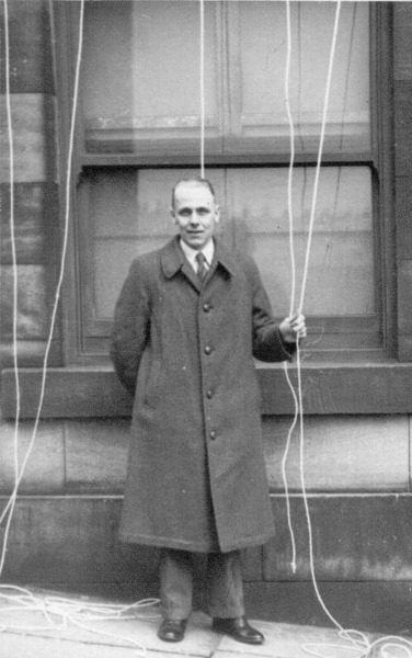 War Weapons Week  April 26th to May 3rd 1941 - The unveiling Mr F. Bellis, Clerk to the Council 3rd Day
15 - War - 02 - World War 2
Keywords: Bury-Archive